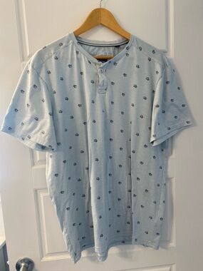 Original Bruno Supersoft Men’s Henley style tee light blue with palm trees XL